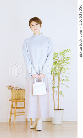 冬季女裝時尚搭配全身（肖像） 110638056