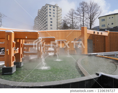 Winter Kusatsu Onsen “Onsenmon” footbath Winter Kusatsu Onsen “Onsenmon” footbath 110639727