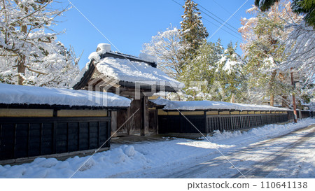 秋田縣橫手市雪國武士宅邸街道的清爽早晨 秋田縣橫手市雪國武士宅邸街道的清爽早晨 110641138