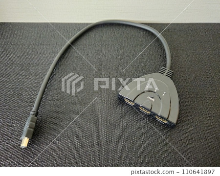 hdmi splitter hdmi splitter 110641897