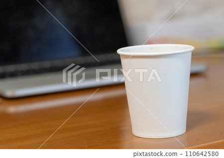我放在桌上的咖啡 110642580