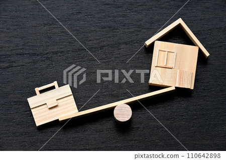 Image of work-life balance (imbalance) Image of work-life balance (imbalance) 110642898