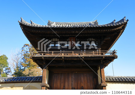 Hanwaku Temple National Treasure Tower Gate 110644318