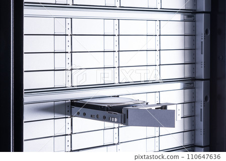 swapping hard drive in data storage array used for internet cloud service swapping hard drive in data storage array used for internet cloud service 110647636