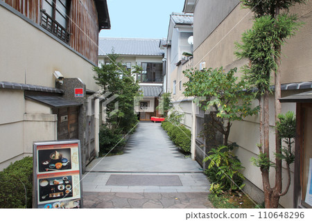 京都街景、祗園、東山區、清水坂、日月庵、遠景 京都街景、祗園、東山區、清水坂、日月庵、遠景 110648296