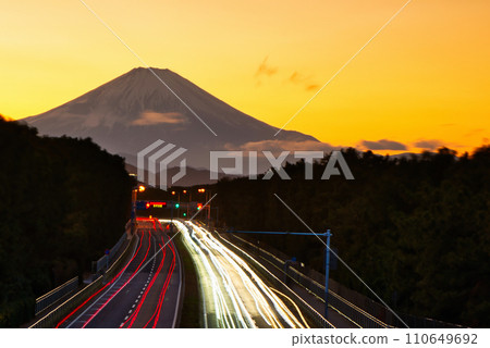 Winter scenery of Mt. Fuji seen from National Route 134 in Chigasaki City Winter scenery of Mt. Fuji seen from National Route 134 in Chigasaki City 110649692