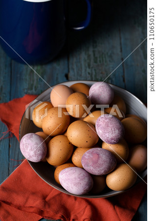 Still life with eggs in a bowl 110650175