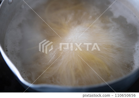 煮意大利面 110650656