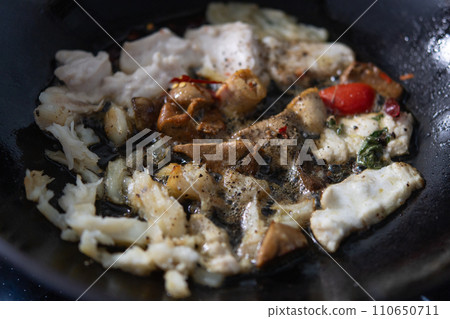 Saute the liver of the flounder Saute the liver of the flounder 110650711