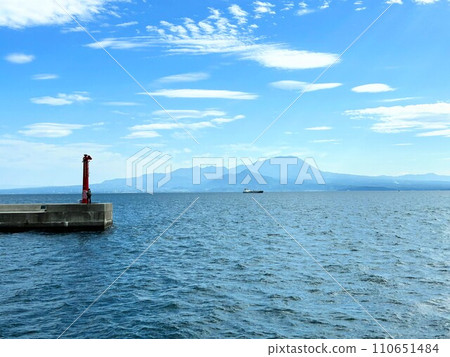 View of Mt. Daisen from Mihonoseki fishing port 110651484