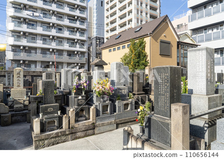 Small cemetery in Tokyo, Japan Small cemetery in Tokyo, Japan 110656144