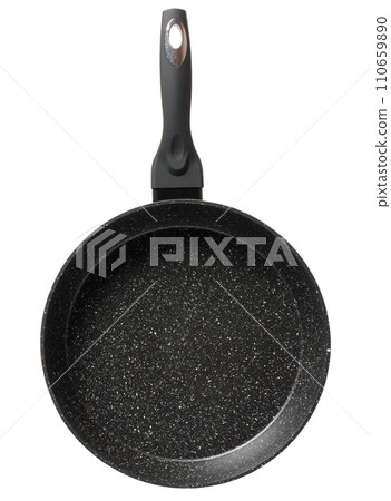 New black empty round non-stick frying pan 110659890