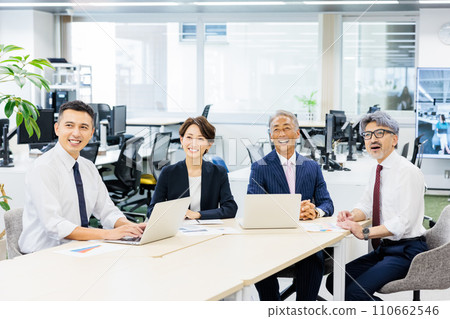 Business people having a meeting in the office Business people having a meeting in the office 110662546
