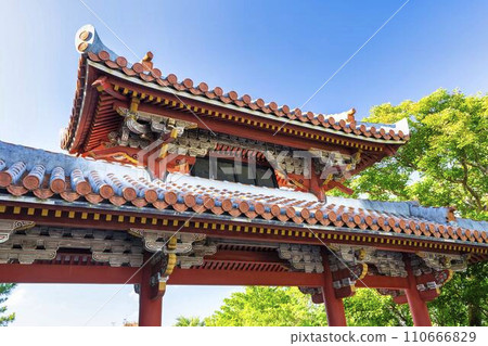 Blue sky and Shureimon of Shuri Castle, Naha City, Okinawa Prefecture 110666829