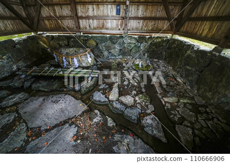 Wakasa Shrine Temple (Wakasa Jinguuji) Yaga Ido 110666906