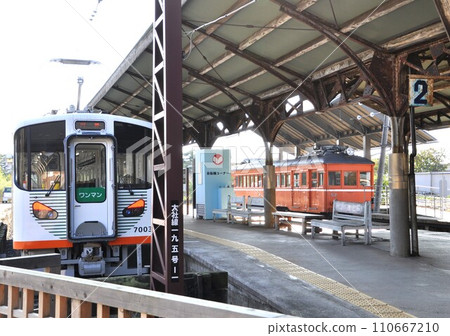 [Ichibata Electric Railway] 7000 series and Deniha 50 type/No. 52 car 110667210