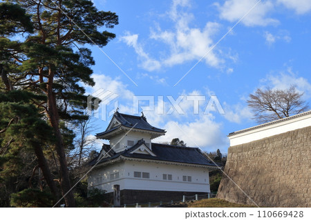 Blue sky and Sendai Castle turret Blue sky and Sendai Castle turret 110669428