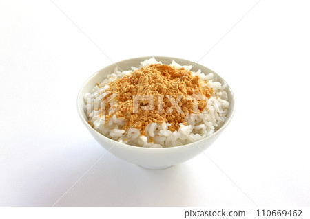 撒上黃豆粉的米飯 黃豆粉飯 撒上黃豆粉的米飯 黃豆粉飯 110669462