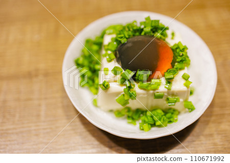 台灣小吃 : 皮蛋豆腐 台灣小吃 : 皮蛋豆腐 110671992