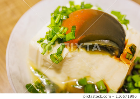 台灣小吃 : 皮蛋豆腐 台灣小吃 : 皮蛋豆腐 110671996