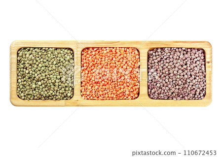 Lentils in a wooden menazhnitsa Lentils in a wooden menazhnitsa 110672453
