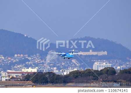 大阪國際機場 AMX 天草航空公司起飛準備就緒 大阪國際機場 AMX 天草航空公司起飛準備就緒 110674141