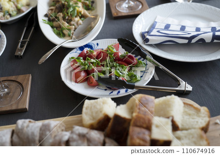 Home party table tomato and sprout salad Home party table tomato and sprout salad 110674916