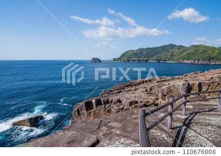 《Spectacular view of Kumano Sea》Tategasakienchi/Senjojiki 110676008