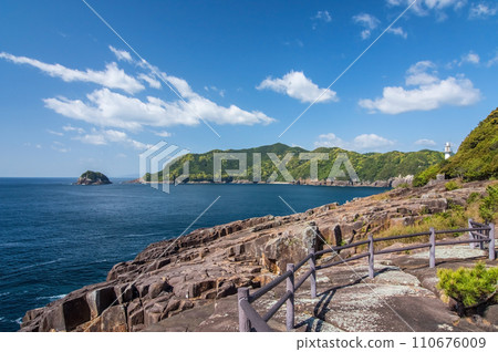 《Spectacular view of Kumano Sea》Tategasakienchi/Senjojiki 110676009