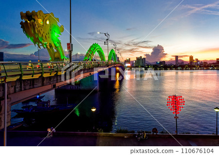 龍橋（長橋）夜景，越南峴港 龍橋越南丹 110676104