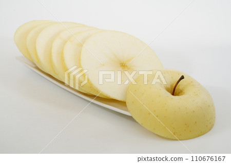 Fresh fruit Apple super rare variety "Kinboshi" from Aomori Prefecture Fresh fruit Apple super rare variety "Kinboshi" from Aomori Prefecture 110676167