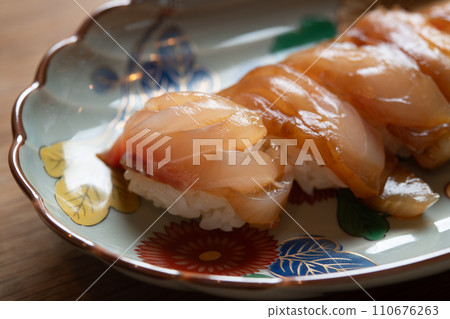 Red sea bream nigiri 110676263