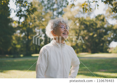 Active Senior 110676483
