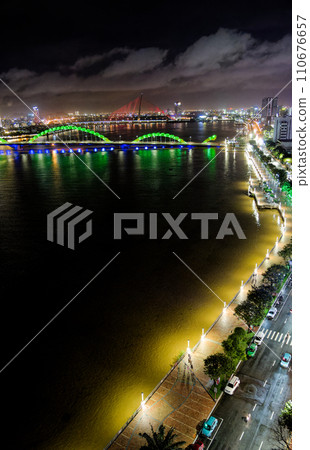 峴港龍橋與城市夜景龍橋越南峴港 110676657