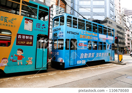 自英國殖民時代以來一直在奔跑的香港平民的腳“電車”（tram） 110678080