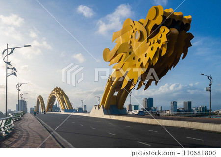 Dragon Bridge, the landmark of Da Nang crossing han river in vietnam Dragon Bridge, the landmark of Da Nang crossing han river in vietnam 110681800