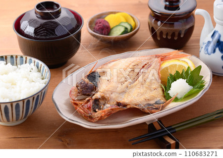 烤魚 乾金鯛魚 烤魚 乾金鯛魚 110683271