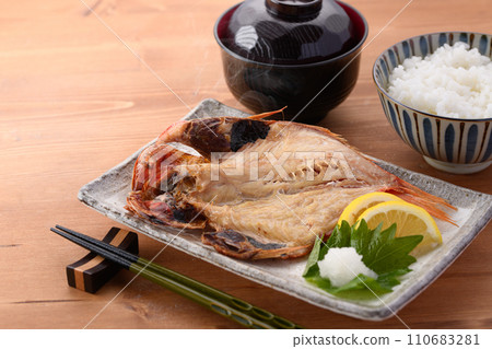 烤魚 乾金鯛魚 110683281