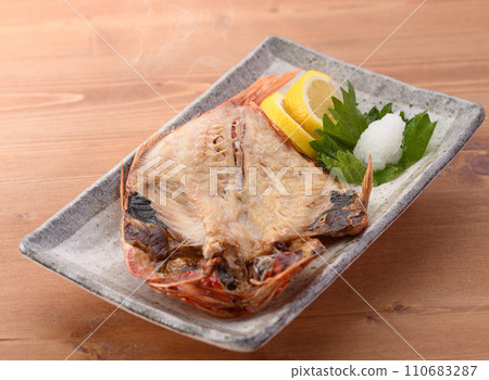 烤魚 乾金鯛魚 烤魚 乾金鯛魚 110683287