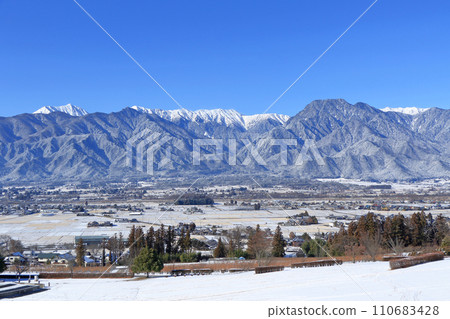 冬天安曇野和北阿爾卑斯山 冬天安曇野和北阿爾卑斯山 110683428