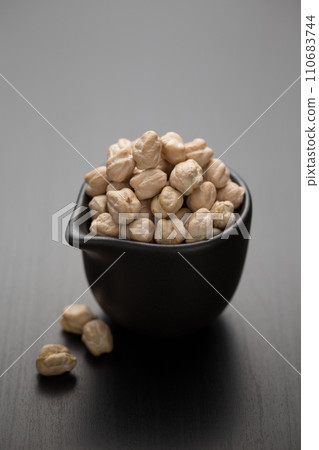 Chickpeas 110683744
