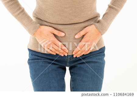 belly, abdominal pain, female 110684169