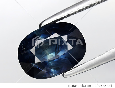 natural blue sapphire gem on the background 110685481