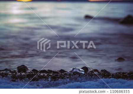 Lake Shikotsu and ice 110686355