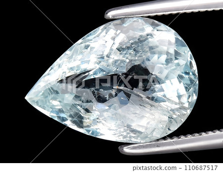 natural aquamarine beryl gem on the background 110687517