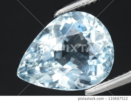 natural aquamarine beryl gem on the background 110687522