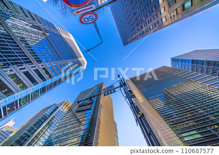 Japan's Tokyo cityscape, looking at office buildings and other buildings from the Otemachi intersection (January 17, 2020) Japan's Tokyo cityscape, looking at office buildings and other buildings from the Otemachi intersection (January 17, 2020) 110687577
