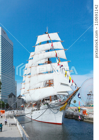 帆船日本丸全帆展帆&全船裝飾 110691142