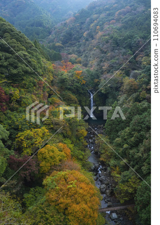 靜岡縣富士市、大田瀑布和秋葉 靜岡縣富士市、大田瀑布和秋葉 110694083