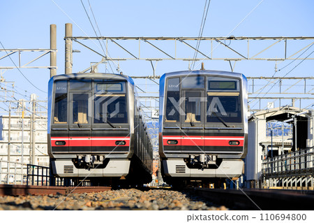 瀨戶線4000系列車在尾張旭檢查所休息 瀨戶線4000系列車在尾張旭檢查所休息 110694800